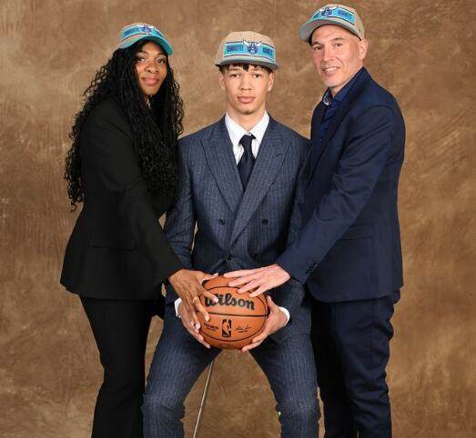 7 GAME下载-【人物】萨隆欲当全能战士，黄蜂也打造三少看齐雷霆